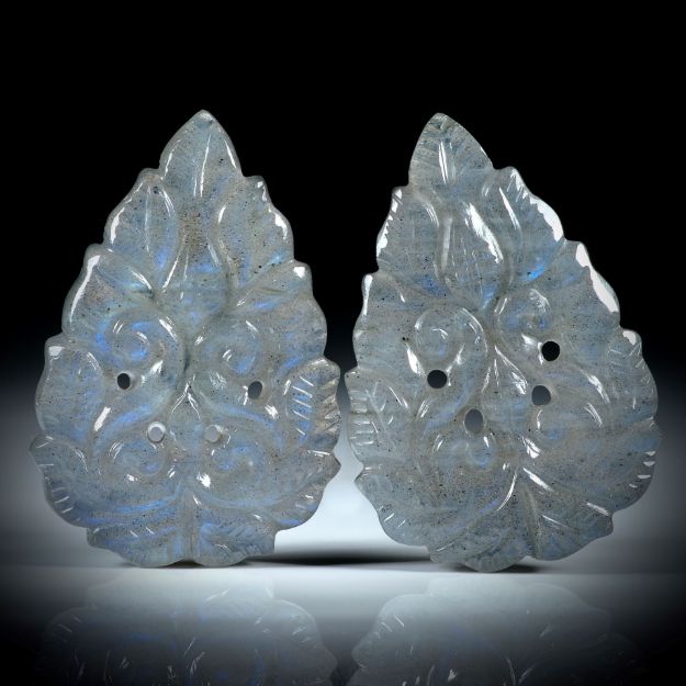 Labradorit Schnitzerei Paar 37.32ct. beidseitig graviert, je ca.29x20x4.7mm