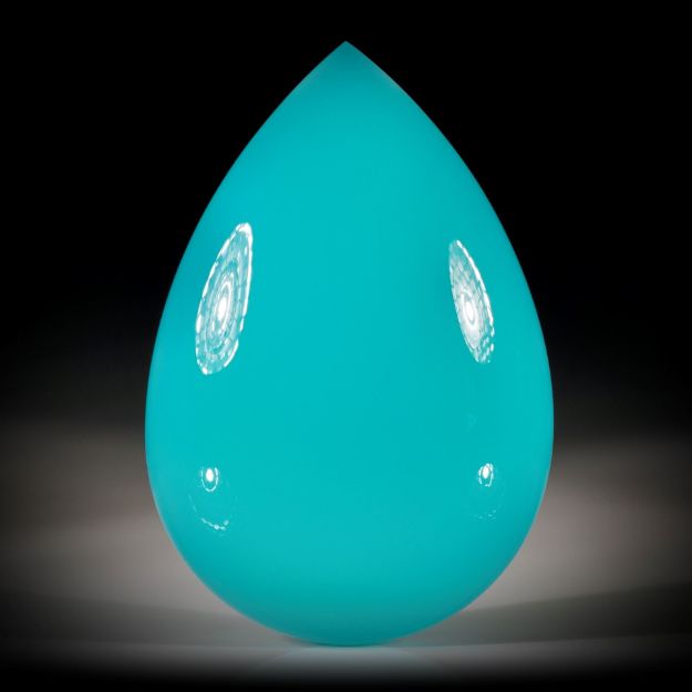 Achat 33.65ct. Tropfen Cabochon ca. 33x22x7.5mm, paraibafarbener Achat, gefärbt