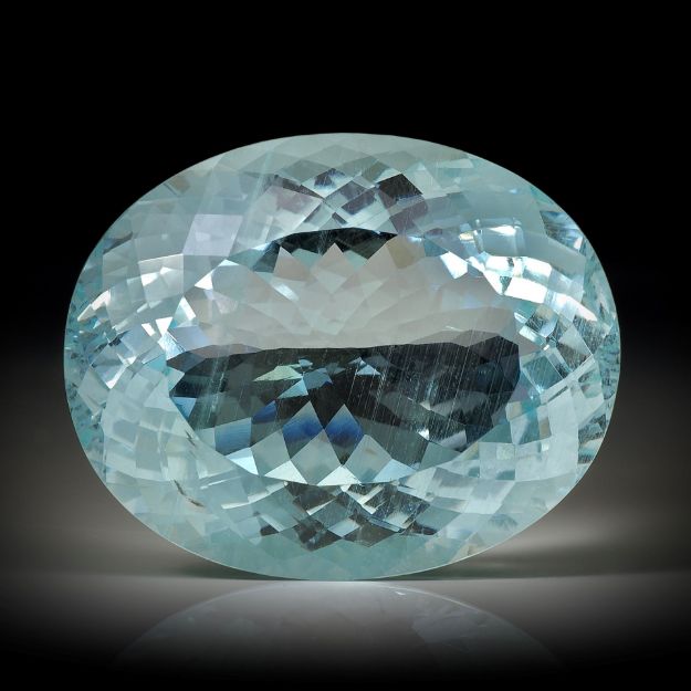 Aquamarin 47.33ct. Oval, ca.27x22x13.5mm