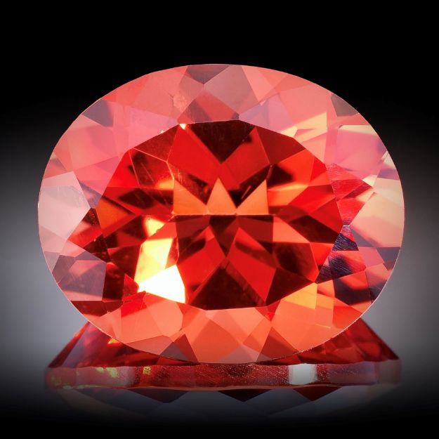 Andesin (Feldspat) 4.15ct. oval facettiert ca.12x10x6.5mm