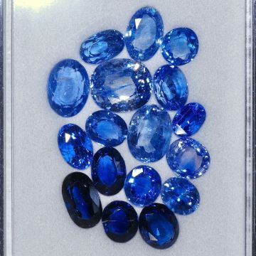 Saphir 18.88ct. unerhitzt, Lot aus 17 Steinen ca. 5 bis 8mm
