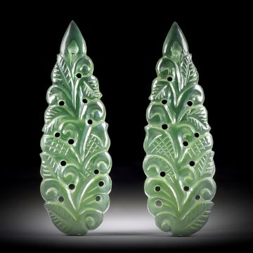Serpentin Schnitzerei Paar 60.76ct. einseitig graviert, je ca.55x18x4mm