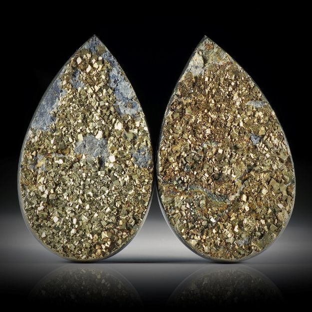 Pyrit auf Schiefer, Paar, Tropfenformen, natürlich aufgewachsene Kristalle, je ca.34x20.5x5mm