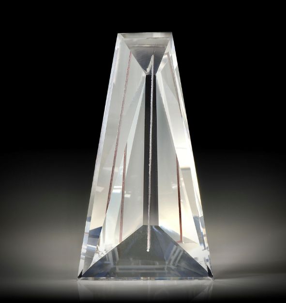 Rutilquarz mit einzelner Rutilnadel in der Mitte, Trapezform facettiert, ca.47.8x26.2x11.5mm