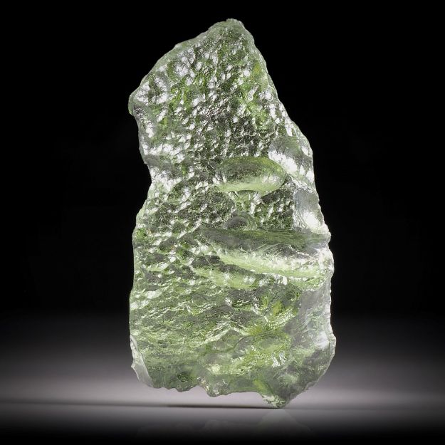Moldavit 25.27ct. durch Meteoriteneinschlag entstandenes natürliches Glas