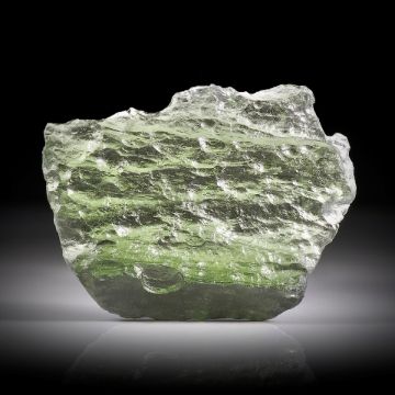 Moldavit 27.58ct. durch Meteoriteneinschlag entstandenes natürliches Glas