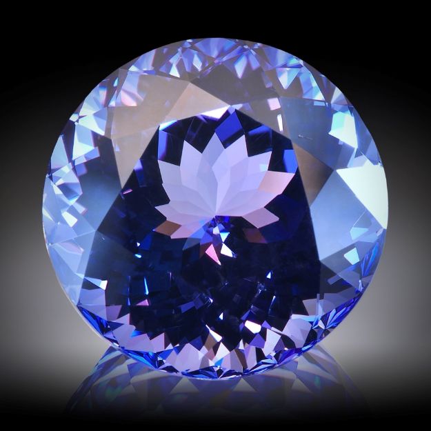 Tansanit 15.53ct. Grösse 15x15x10.3mm