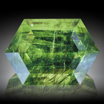 Peridot 19.79ct. Grösse 18.8x13.1x10.9mm