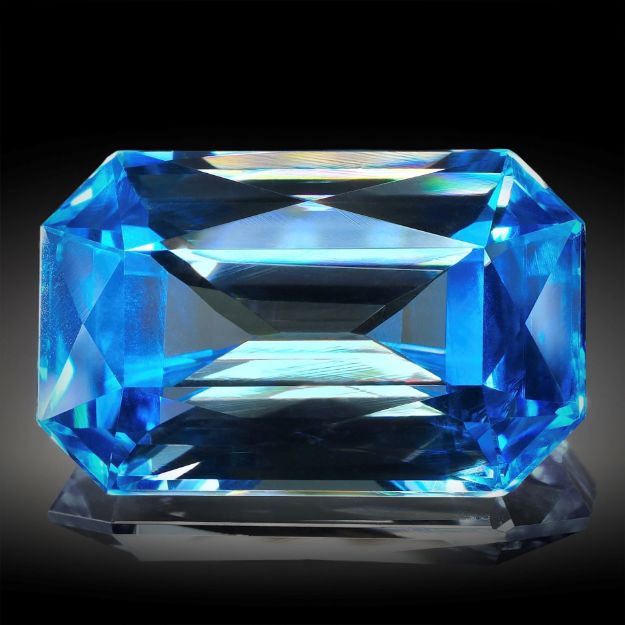 Zirkon 9.25 ct. Kambodscha, Grösse 14.8x9.4x5.7mm